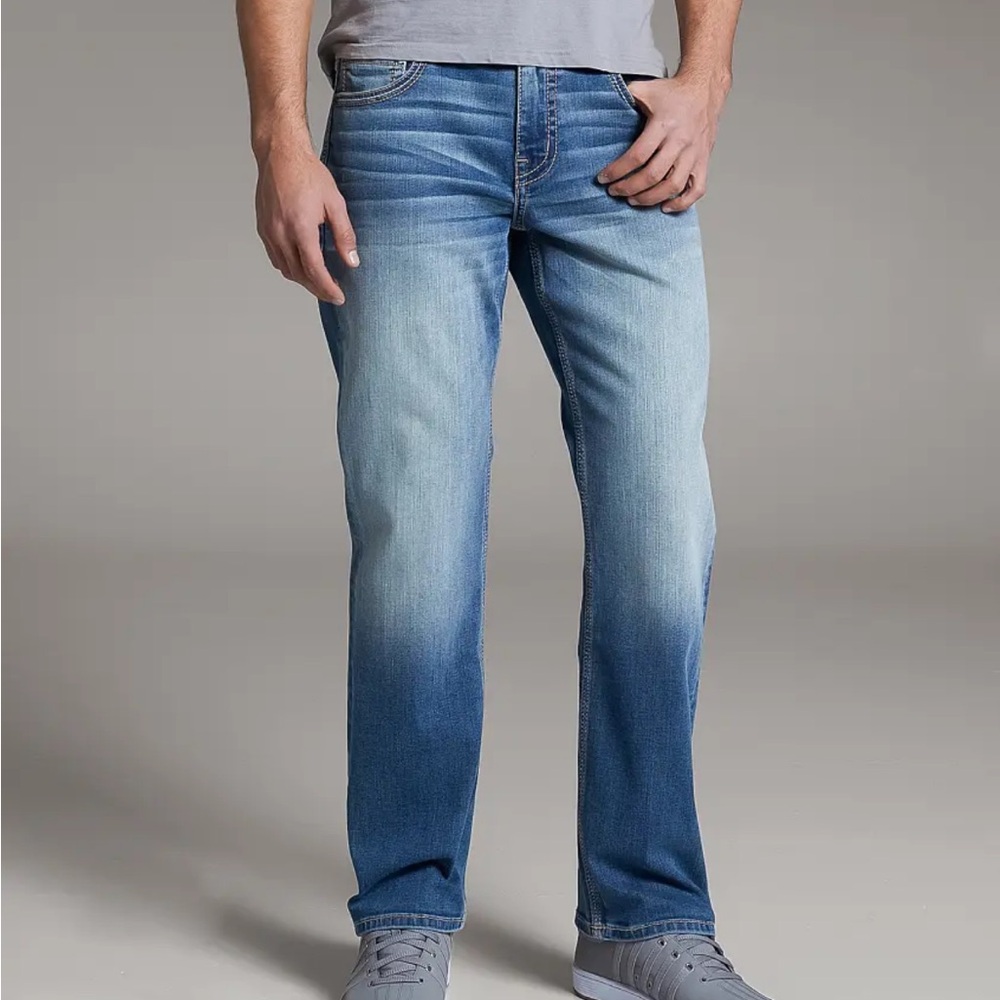 Buckle BKE Tyler Denim Straight Leg Distressed Jeans Size 33x30